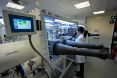 2210_Deakin-Uni-Phase-2-lab_glovebox_110A6567